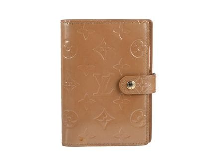 日历包，路易威登，Monogram Vernis 系列，米色漆皮，金色五金件，尺寸 10x14x2 