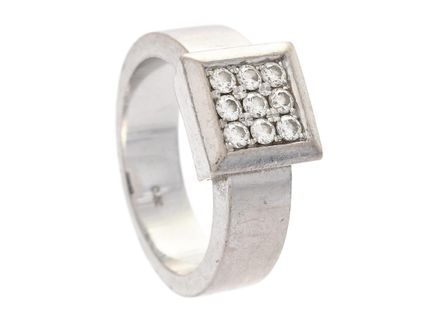 RING, 18K white gold, 9 brilliant cut diamonds app