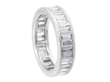 BAGUE « FULL ETERNITY », or blanc 18 carats, 33 di
