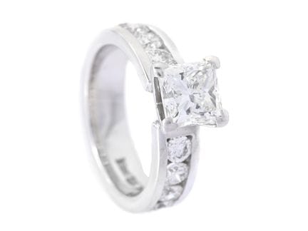 RING, 18K white gold, princess cut diamond 1,52 ct