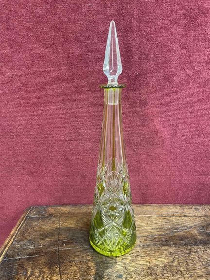 BACCARAT 
Caraffa affusolata con tappo in cristall