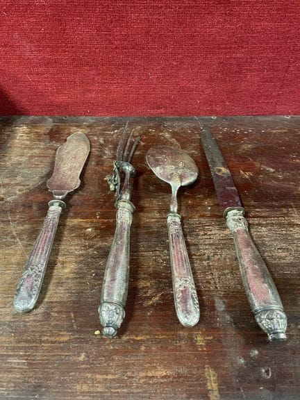 Set composto da un coltello da coscia e un coltell
