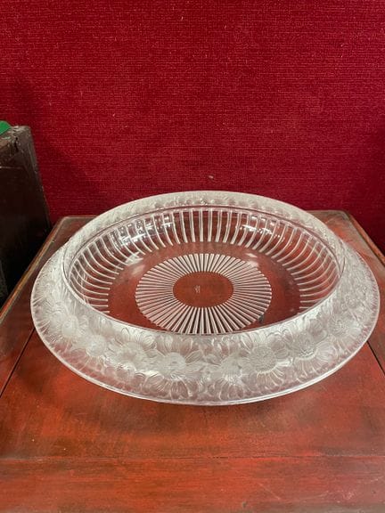 LALIQUE FRANCE 
Große Schale aus gepresstem Glas m