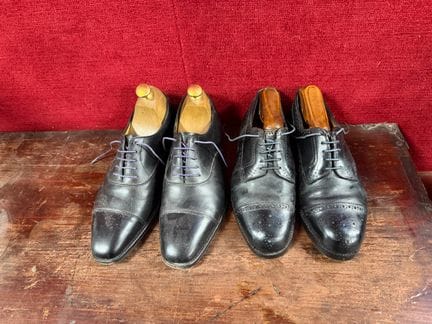 JOHN LOBB
两双黑色皮鞋
尺码40
现状