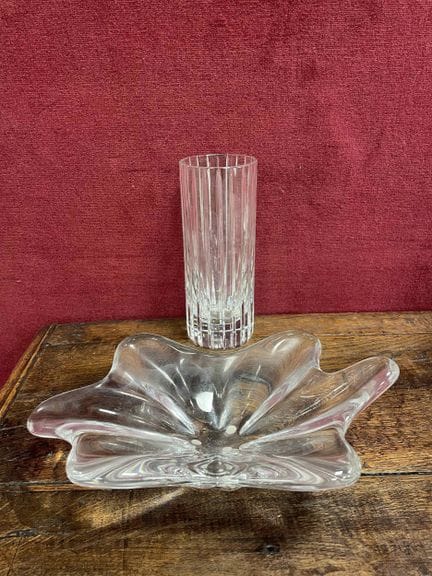 BACCARAT 
Vaso a forma di rotolo in cristallo tagl