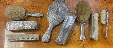 O. GALLIA 
Silver plated metal toiletries set with