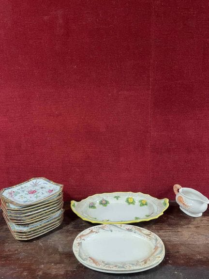 DIOR und Sonstiges 
Drei Keramikplatten (darunter 