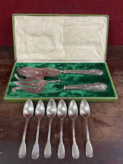 Set in argento 925/°° composto da sei cucchiaini. 