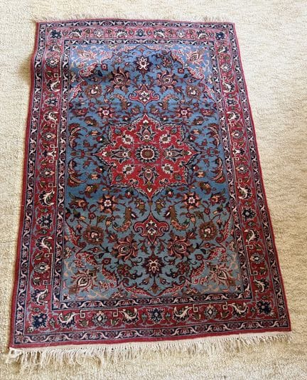 Tappeto. Persia.
Bachtiar.
Dimensioni: 105 x 156 c