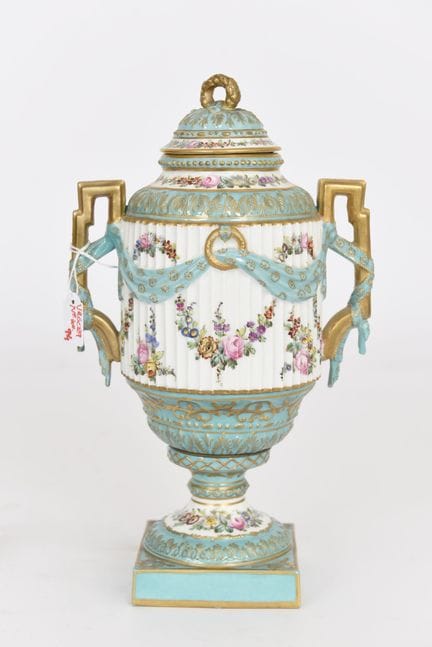 NAPOLEÓN III. Estilo LXVI.
Jarrón de porcelana dec