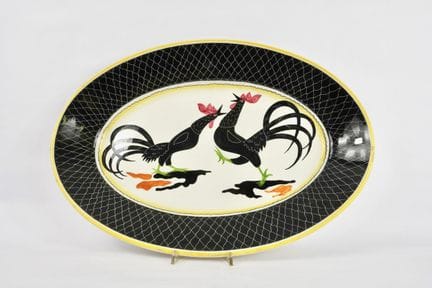 Plato de cerámica con decoración de gallo, firmado