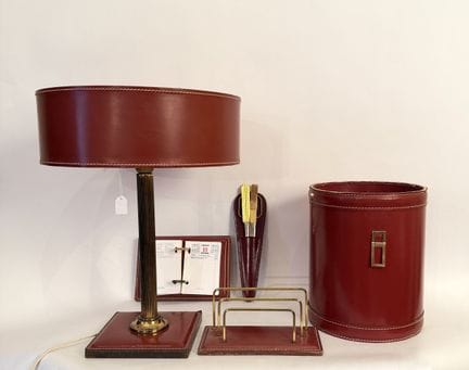 Artículos de marroquinería DELVAUX. 
Conjunto de e