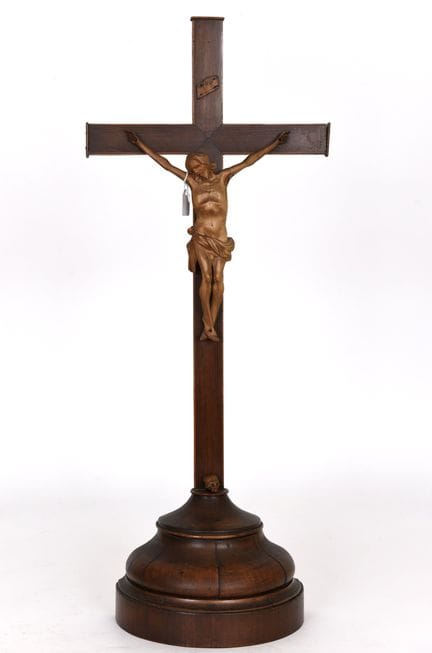 Christus- und Eitelkeitsfigur aus Holz. Kreuz aus 