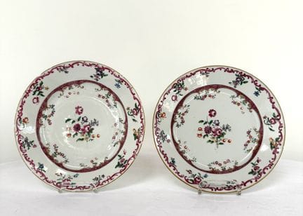 CHINA Siglo XVIII. N°25024.
Dos platos de porcelan