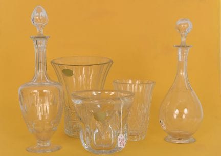 VAL SAINT LAMBERT, VSL.
2 Karaffen, eine Vase von 