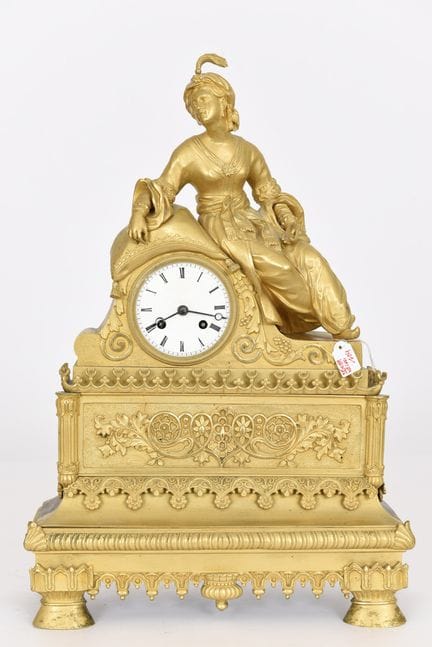 Reloj de bronce dorado de estilo orientalista neog