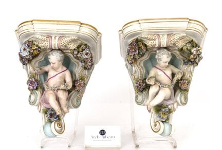 MEISSEN. Siglo XIX.
Par de consolas de pared.
Quer