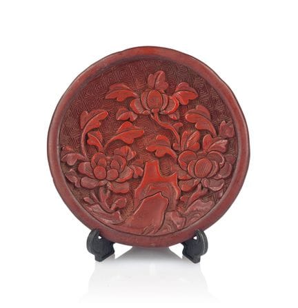 CHINA, QING DYNASTY
Cinnabar lacquer dish known as