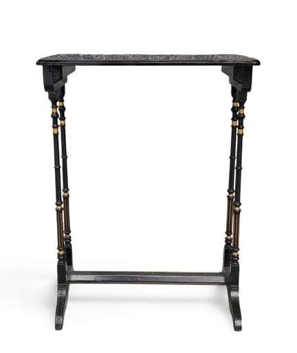 MESA INGLESA, hacia 1900


De laca negra, con el t