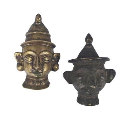 INDES DU SUD
Paire de têtes de divinité

En bronze