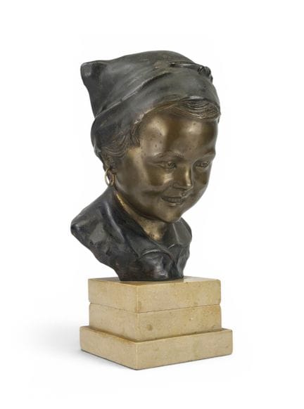 GIOVANNI DE MARTINO (1870-1935)
Busto de niña con 