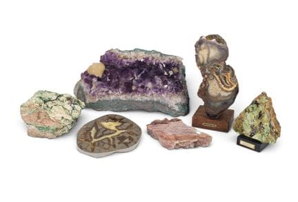 SEPT ECHANTILLONS DE MINERAUX ET ROCHES DE COLLECT