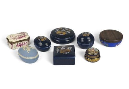 HUIT BOÎTES A PILLULES ET BOMBONIERES


Ensemble c
