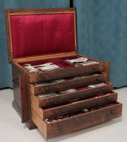 ERCUIS - Wooden cabinet with five drawers, contain