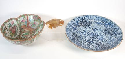 CHINA, 19th century
Set of three pieces comprising
