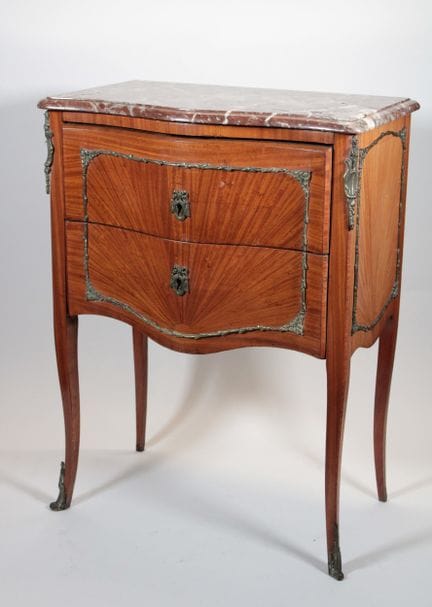 Small veneered wood chest of drawers with two fron