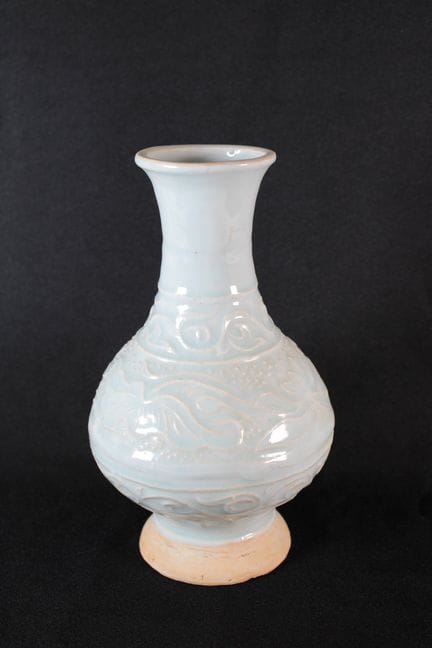 CHINA, Song Dynasty style 
A stoneware bottle vase