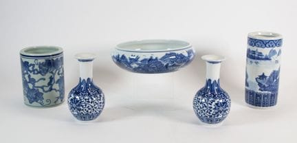 CHINA, Modern
A five-piece set of blue-and-white p