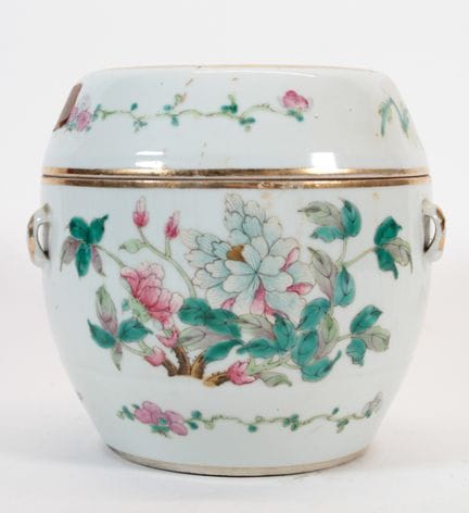 CHINA, 20th century
A circular, lidded porcelain c