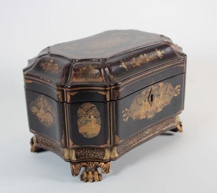 CHINA, Guangzhou, 19th century
Rectangular lacquer
