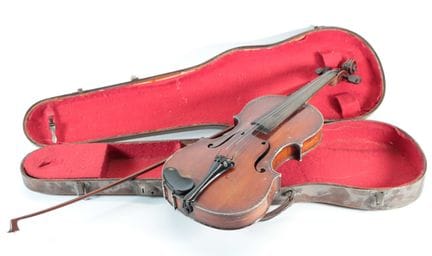 Set consisting of a bow stamped "Emile Ouchard" an