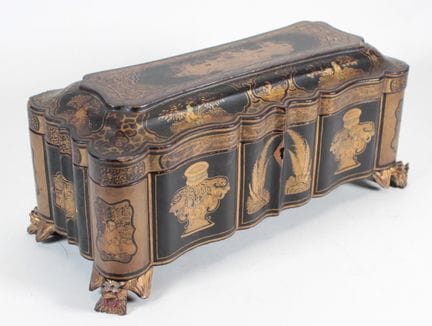 CHINA, Canton, 19th century
Rectangular lacquer bo