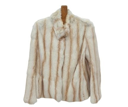 SHORT LAPIN JACKET IN LIGHT BEIGE
Short Lapin jack