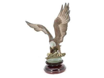 Statuetta in porcellana Lladró “Liberty Eagle”, da