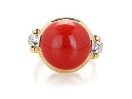 Bague lourde en or jaune 585, avec grand corail et