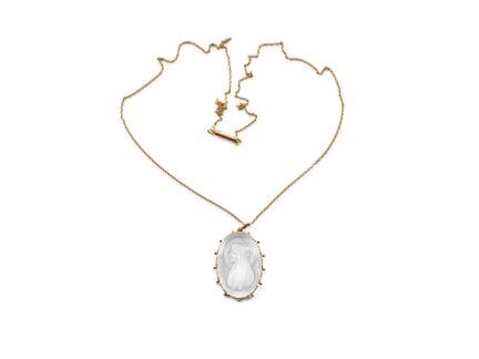Antiker Anhänger mit Kette aus Gold 585 mit gravie