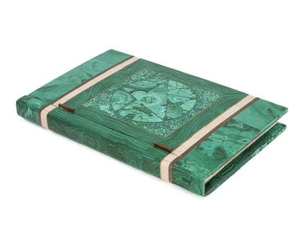 Grand coffret en malachite en forme de livre

Gran