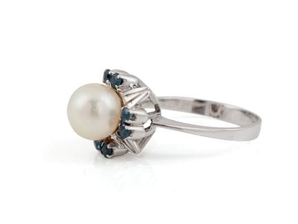 Anello classico in oro bianco 585, con zaffiri e p