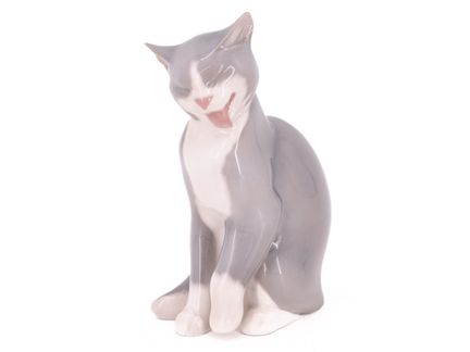 Svend Jespersen (1895-1985) "Cleaning Cat", Bing &