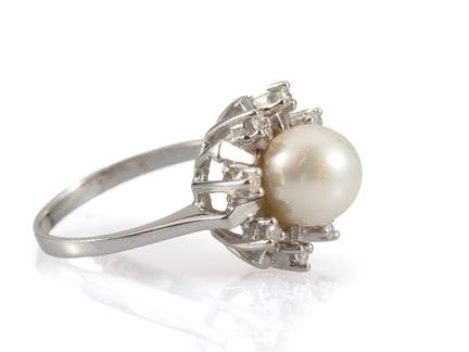 Anello senza tempo in oro bianco 585, con perla co