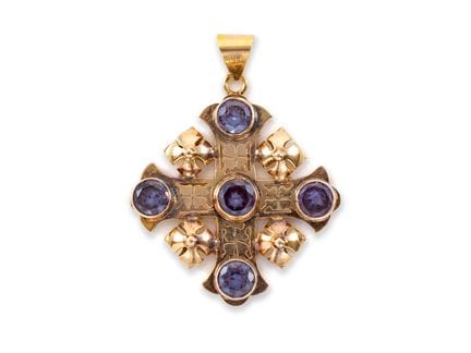 Farbstein Kreuz Anhänger aus Rotgold

Dekoratives 
