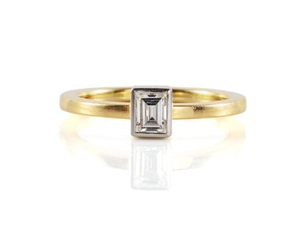 Anello in oro giallo e oro bianco 750 con diamante