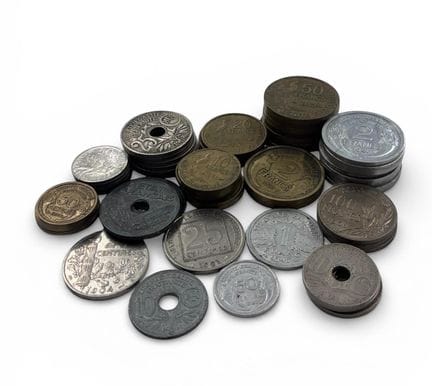 Große Menge an Münzen und Jetons aus Nickel und Me