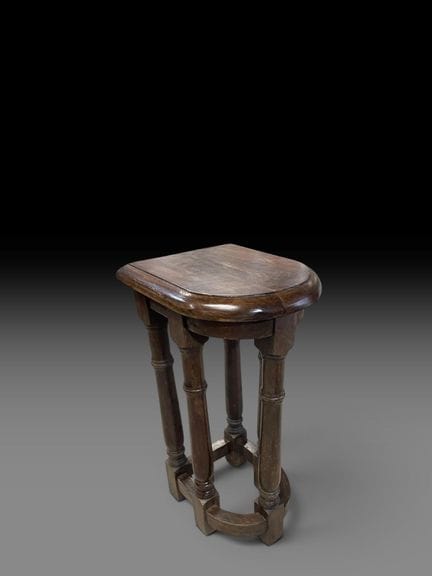 Sgabello a forma di sella semicircolare in legno m