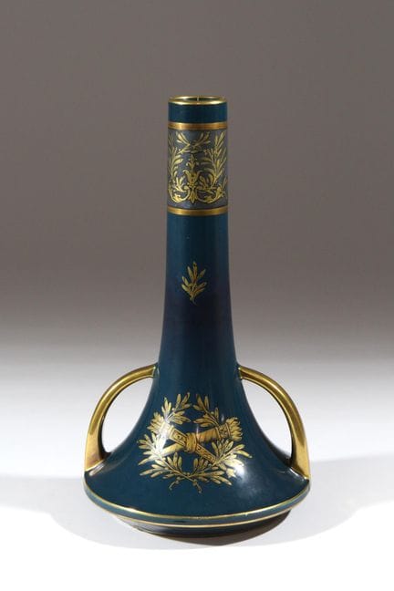 PINON HEUZE in Tours
Vase mit zwei Henkeln aus gla