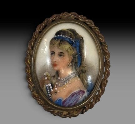 LIMOGES, FRANKREICH
Porträt einer eleganten Dame m
